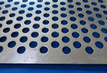 不鏽鋼沖孔(kǒng)網的加工注(zhu)意要點