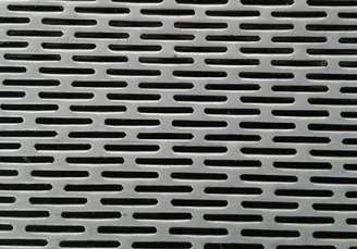 建築外(wài)牆使用沖孔(kong)網的優勢有(you)哪些