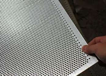 沖孔(kǒng)網的工(gong)藝問題(tí)受哪些(xie)因素的(de)影響