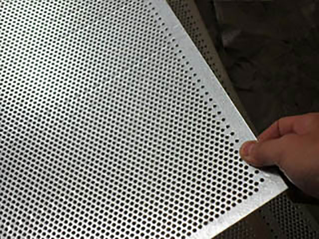 不(bú)鏽鋼沖孔(kǒng)網生産