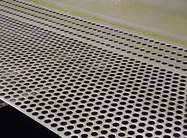 沖孔網與(yu)踏面彎曲(qu)科學的相(xiàng)關性