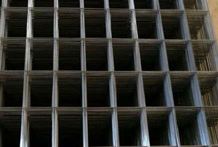 如何做好(hao)鍍鋅沖孔網(wang)的防潮處理(li)