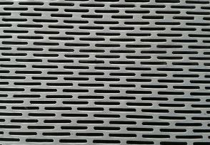 如(ru)何保障隔音沖孔(kǒng)網的質量